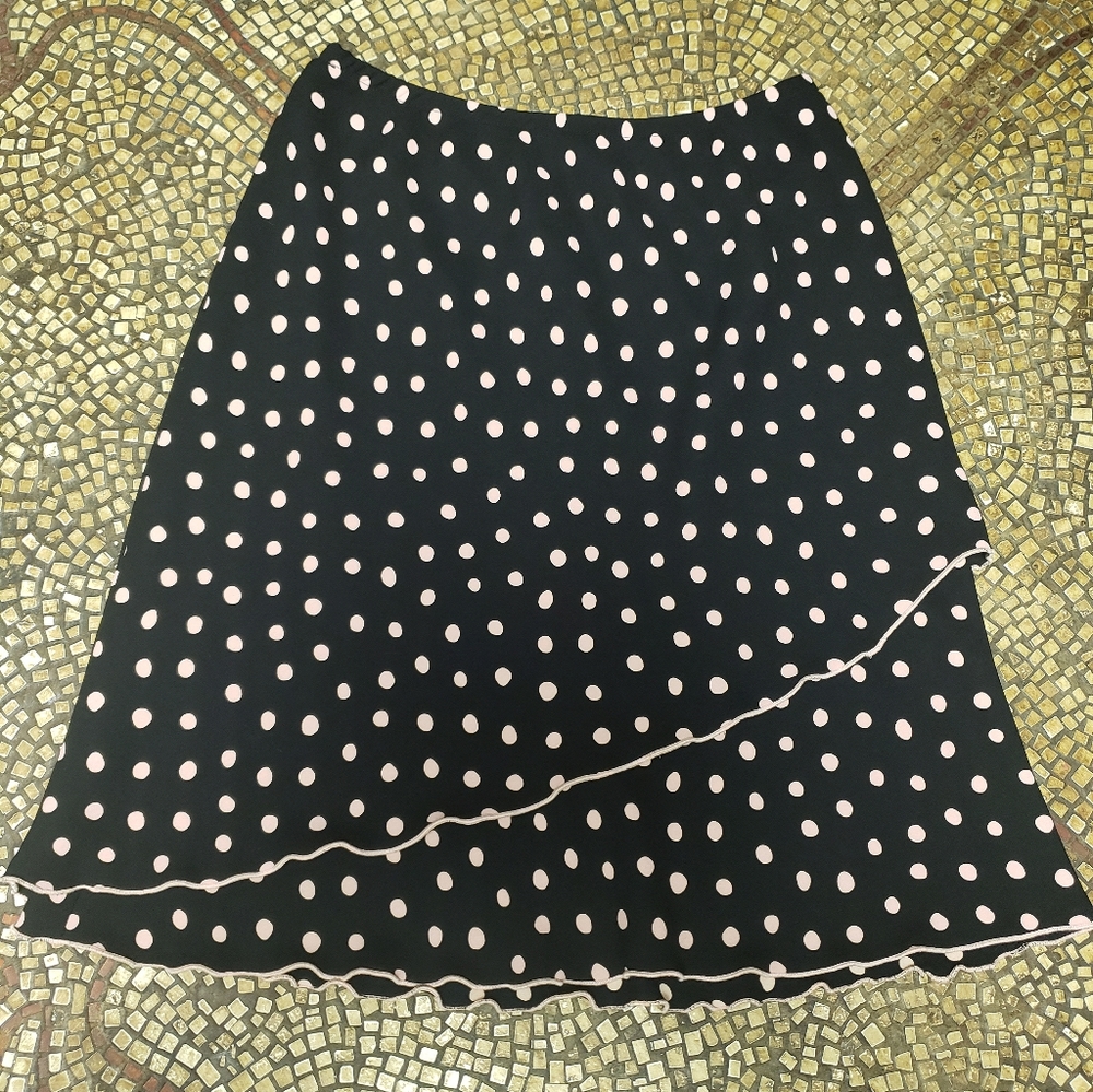 Black and pink polka dot skirt
